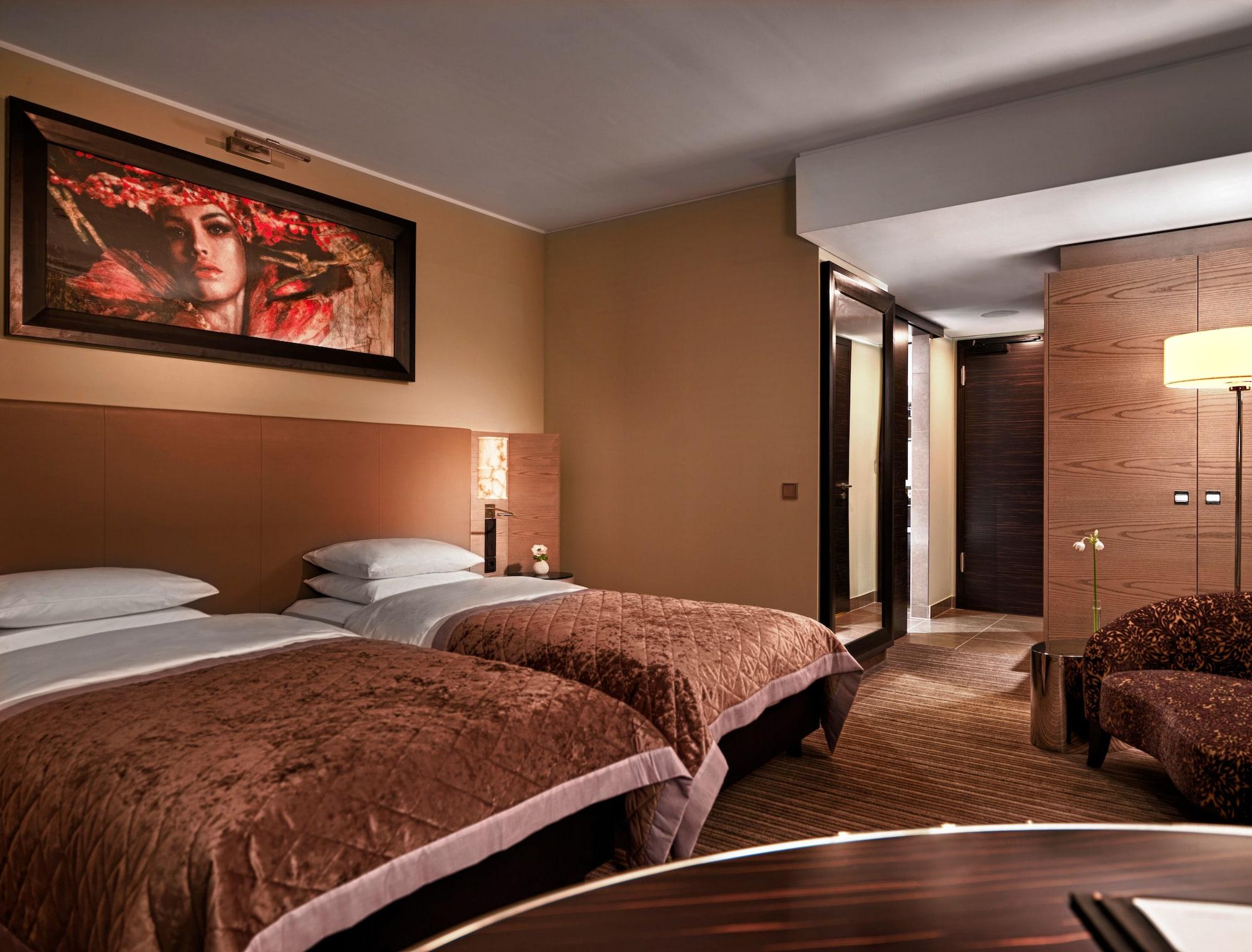 Hyatt Regency Dusseldorf Hotel Exterior foto A room at the hotel